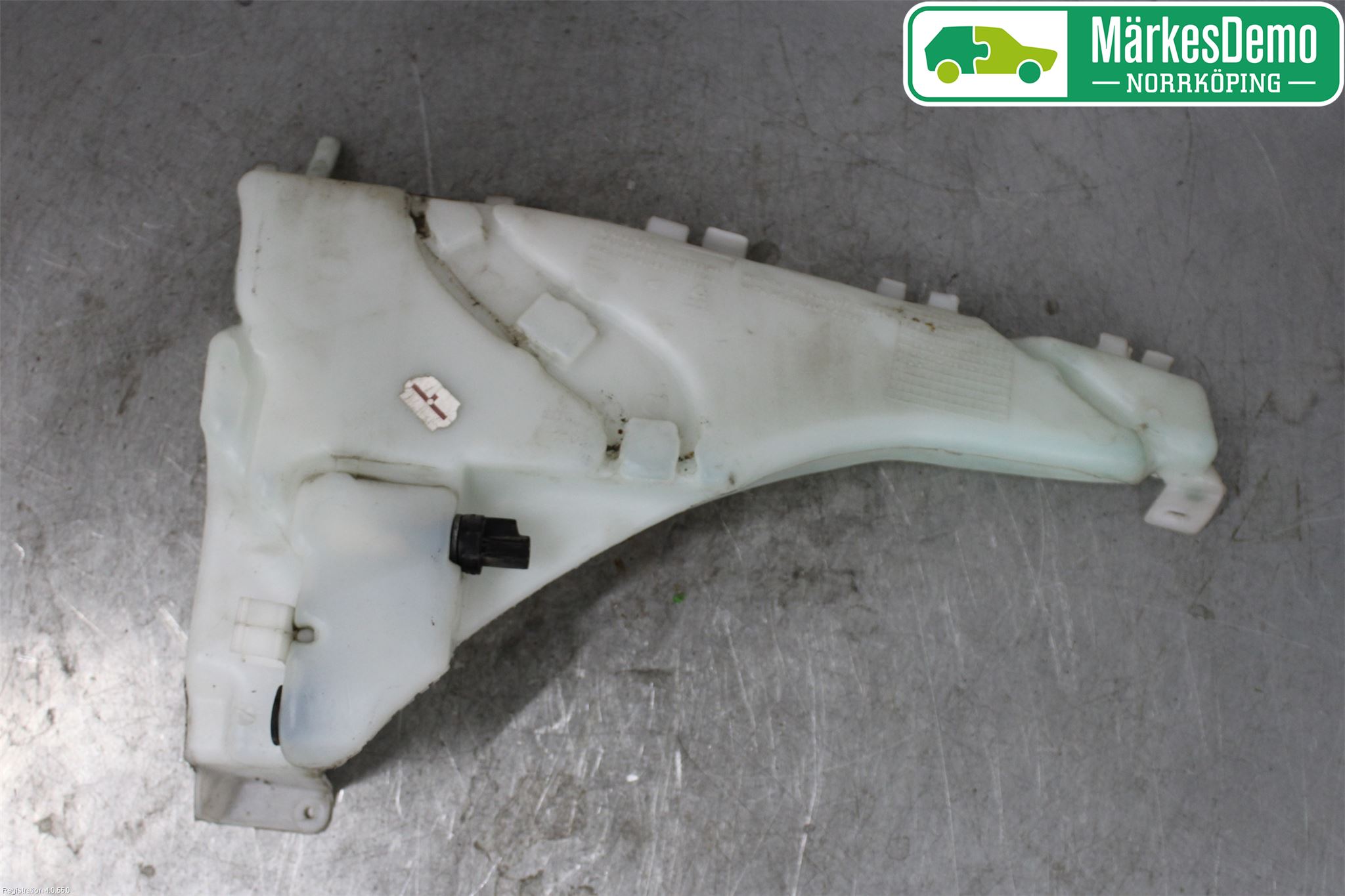 Volvo V50 08-12 Spylerbeholder Frontrute-Lykte