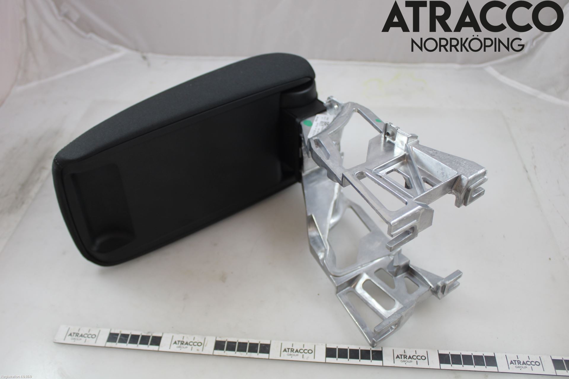 Audi Q3 F3 19- Innr Armlene