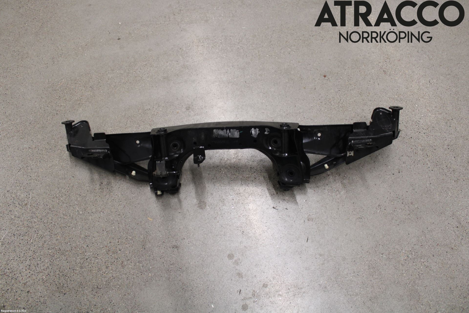 BMW X1 F48 15-22 Bakaksel Feste Travers-Ramme