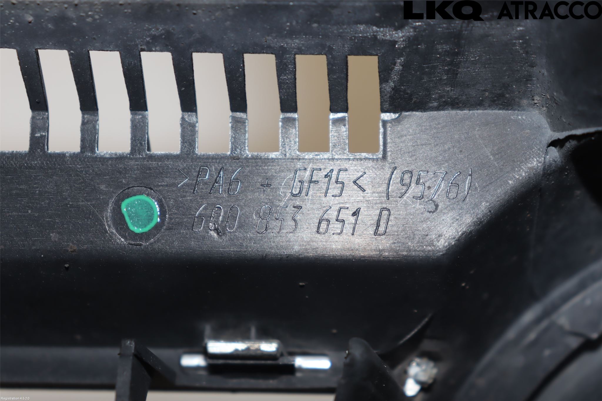 Volkswagen VW POLO 02-05 Grill Komplett