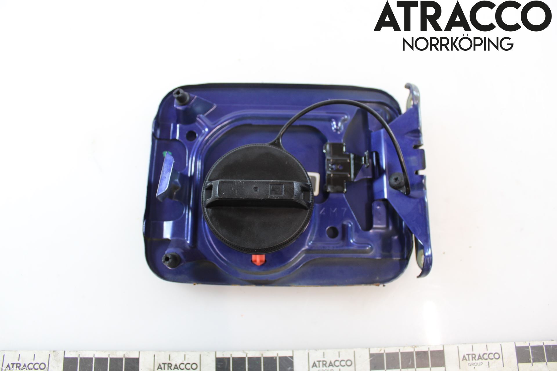 Nissan ALMERA    00-06 Drivstoff Tankluke