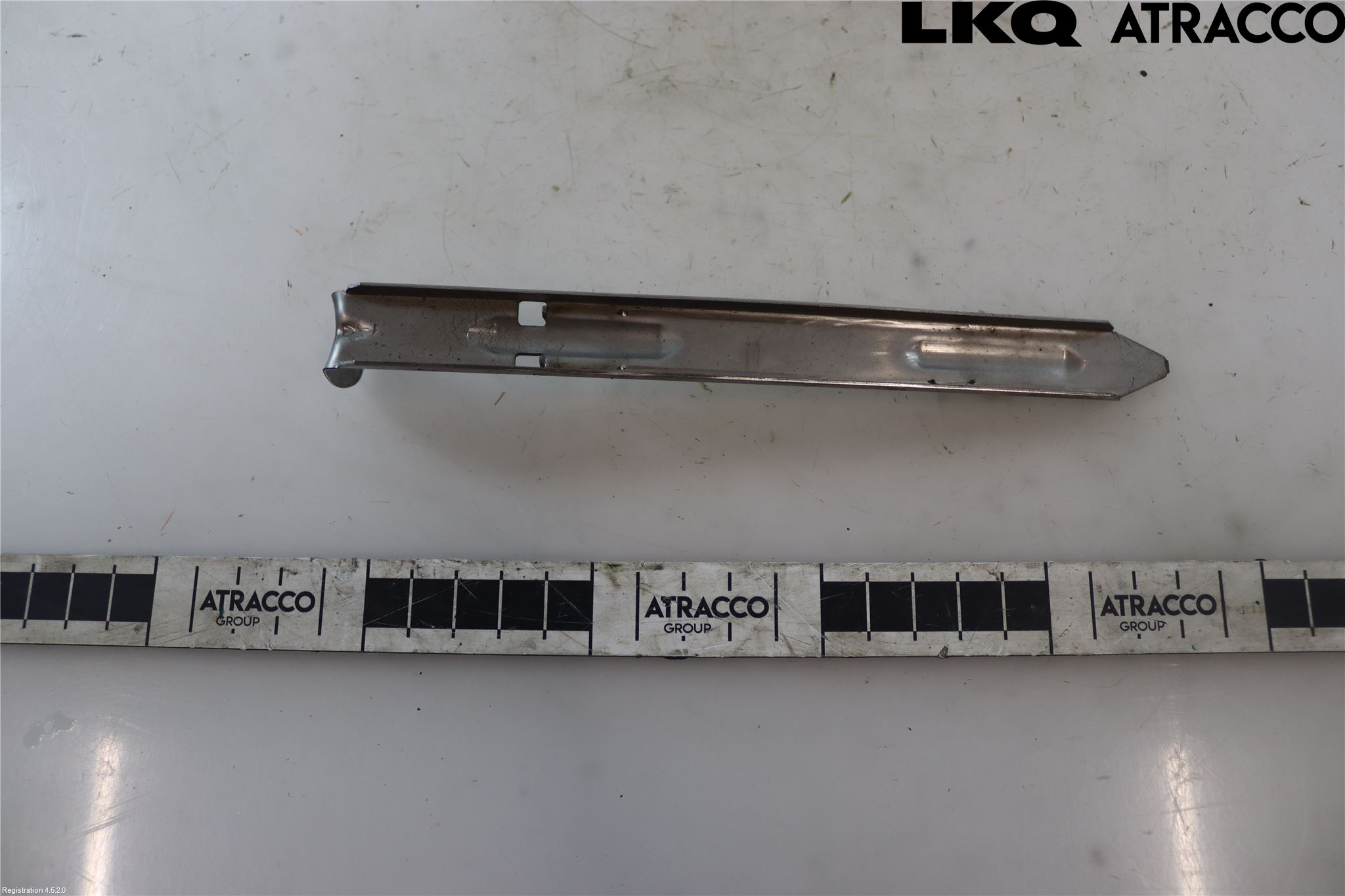 Volvo V70 08-13 Frontlykt Holder-Feste