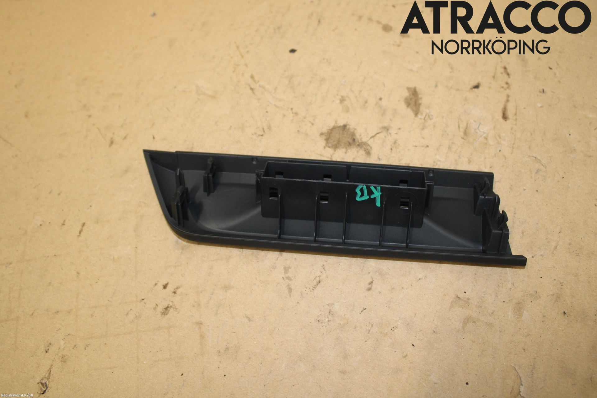 Volkswagen VW GOLF / E-GOLF VIII 20- Instrumentkonsoll Midt