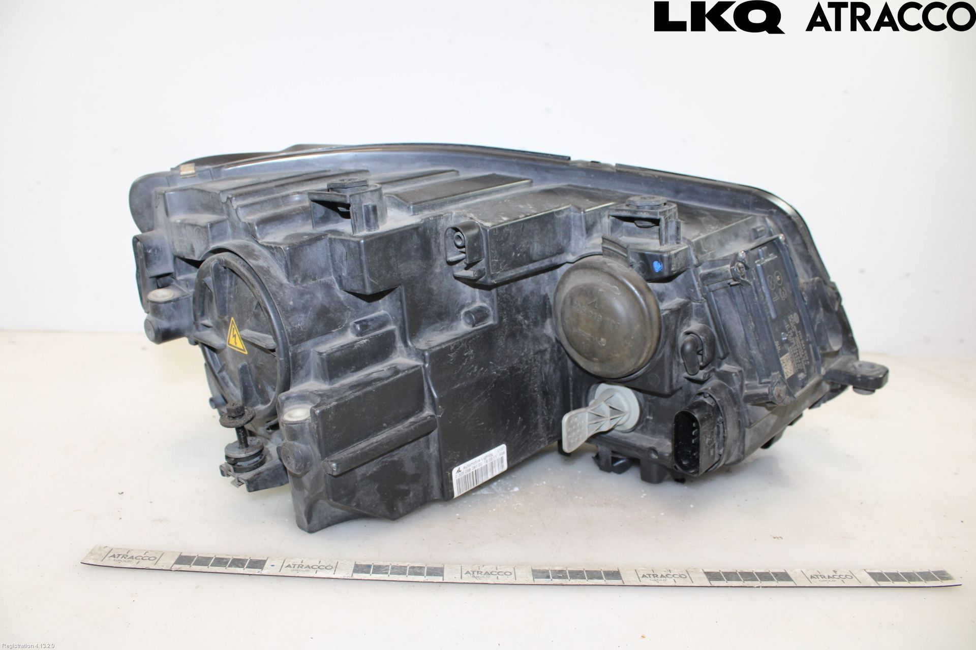 Volkswagen VW TOURAN 10-15 Frontlykt Venstre