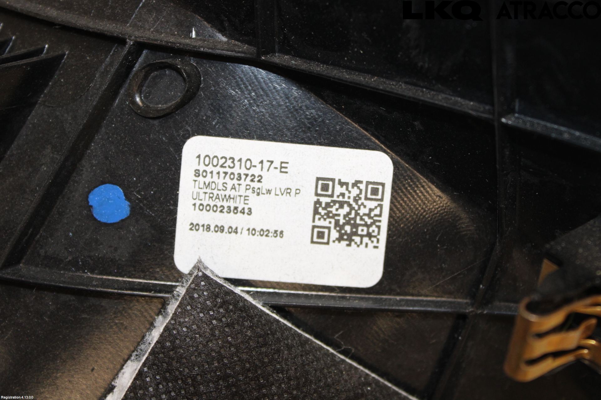 Tesla MODEL X 16- Innr Dekor Instrbord