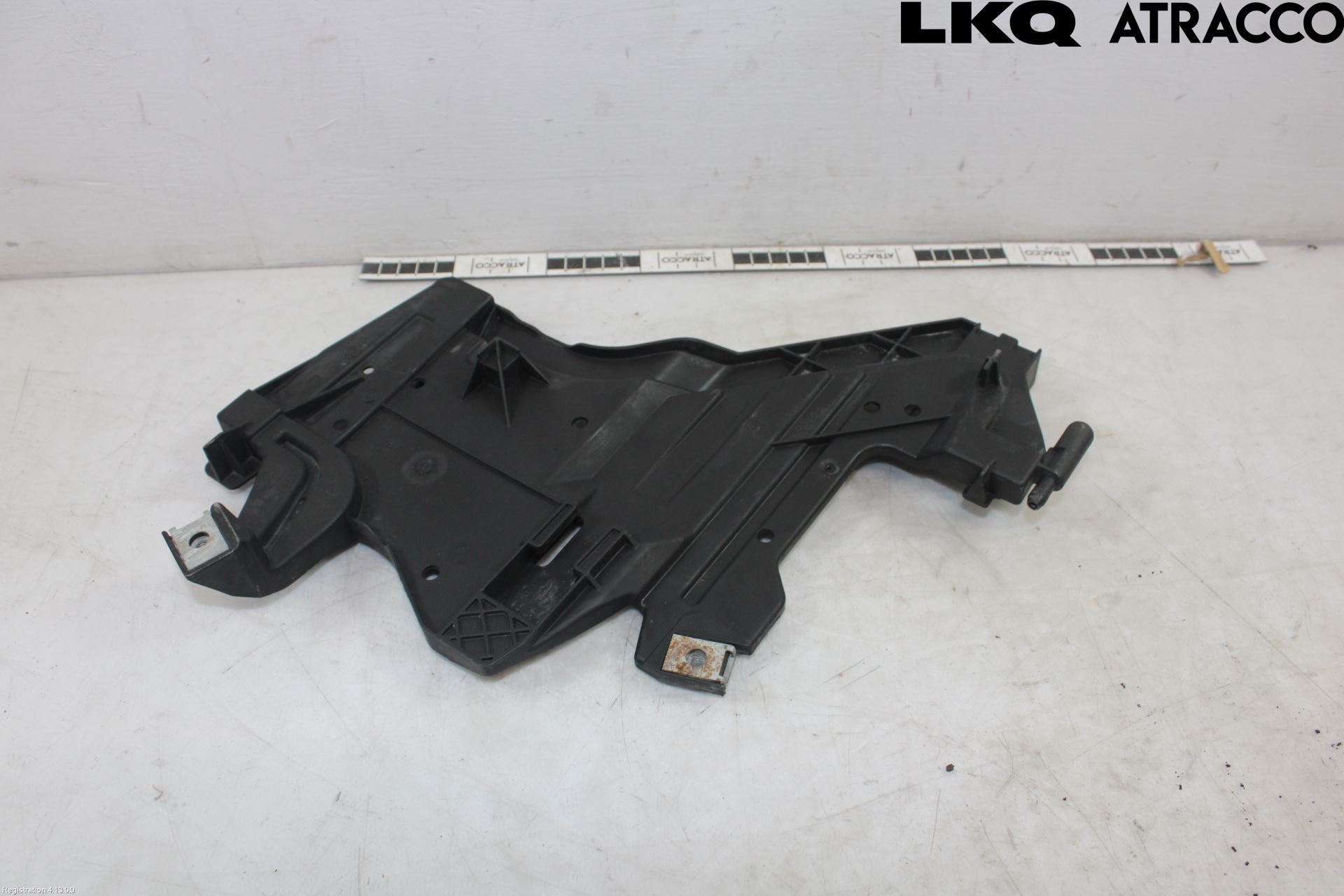 Audi A4/S4 08-11 Frontlykt Holder-Feste