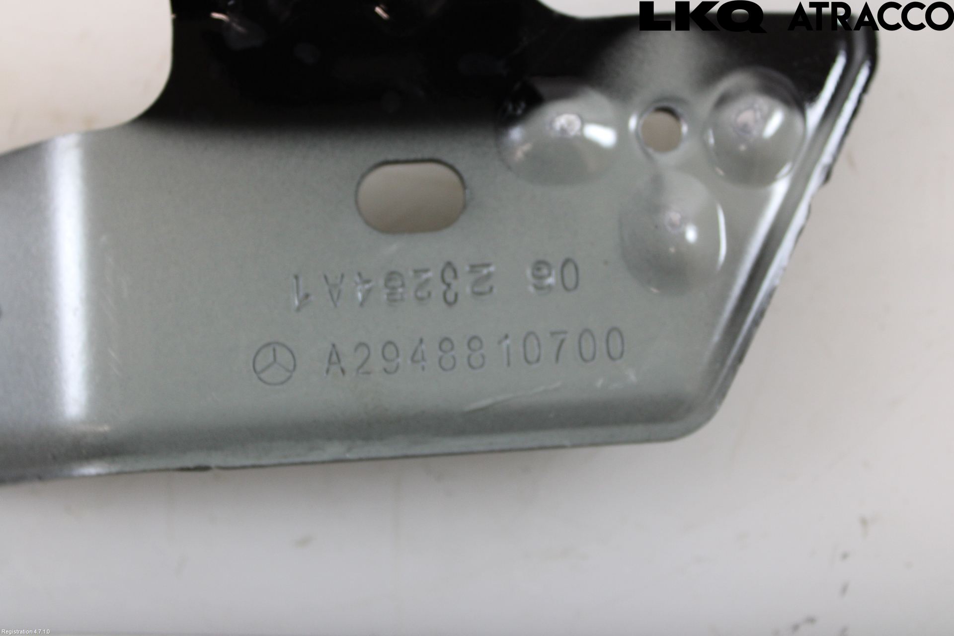 Mercedes-Benz MB EQE SUV (X294) 22- Frontskjermfeste Venstre