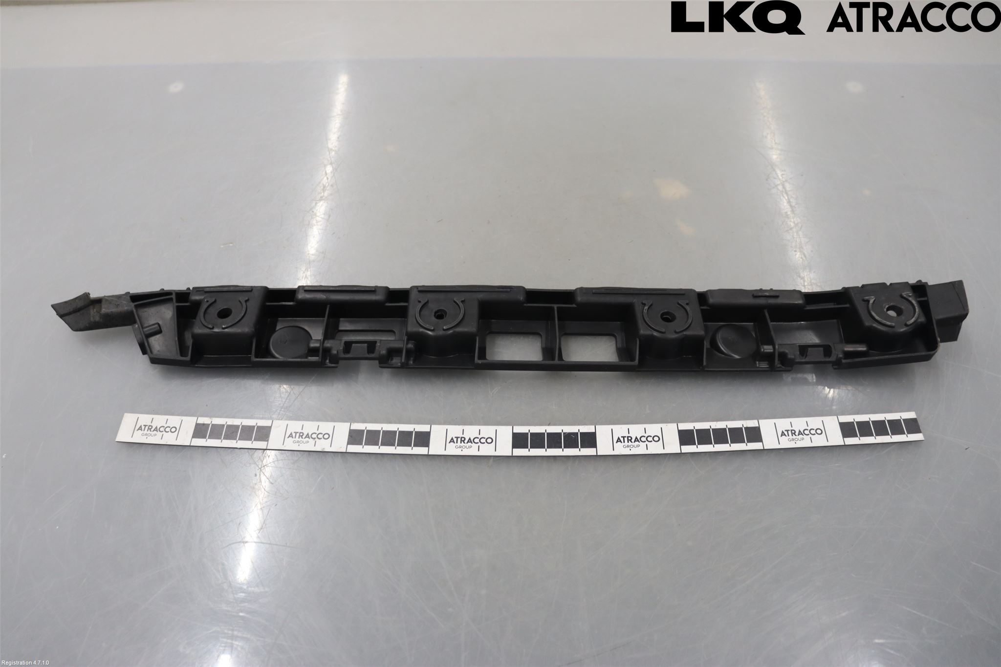 Skoda SUPERB 16-24 Støtfangerfeste Bak Høyre