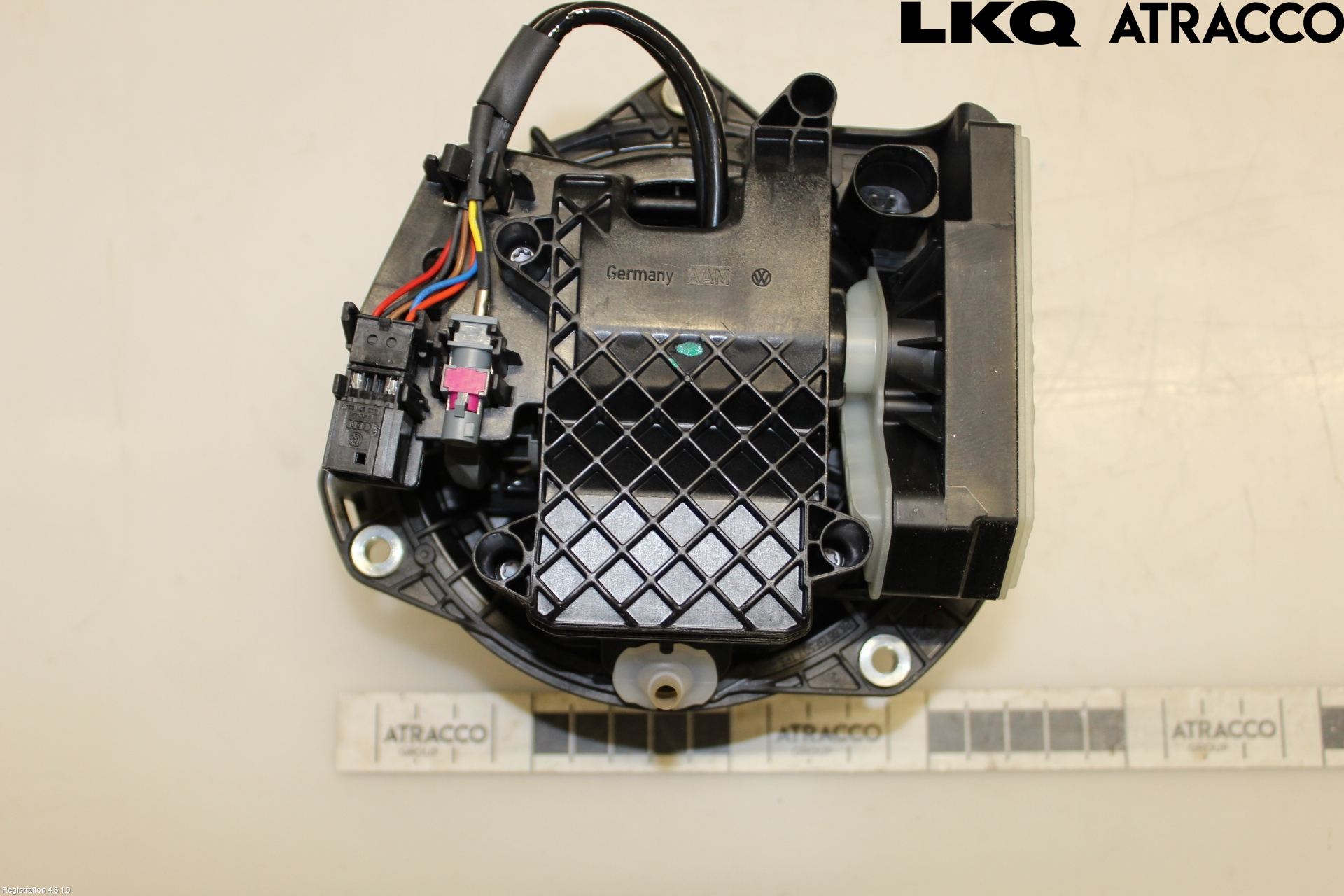 Volkswagen VW PASSAT 20-24 Bakluke Handtak Ytre