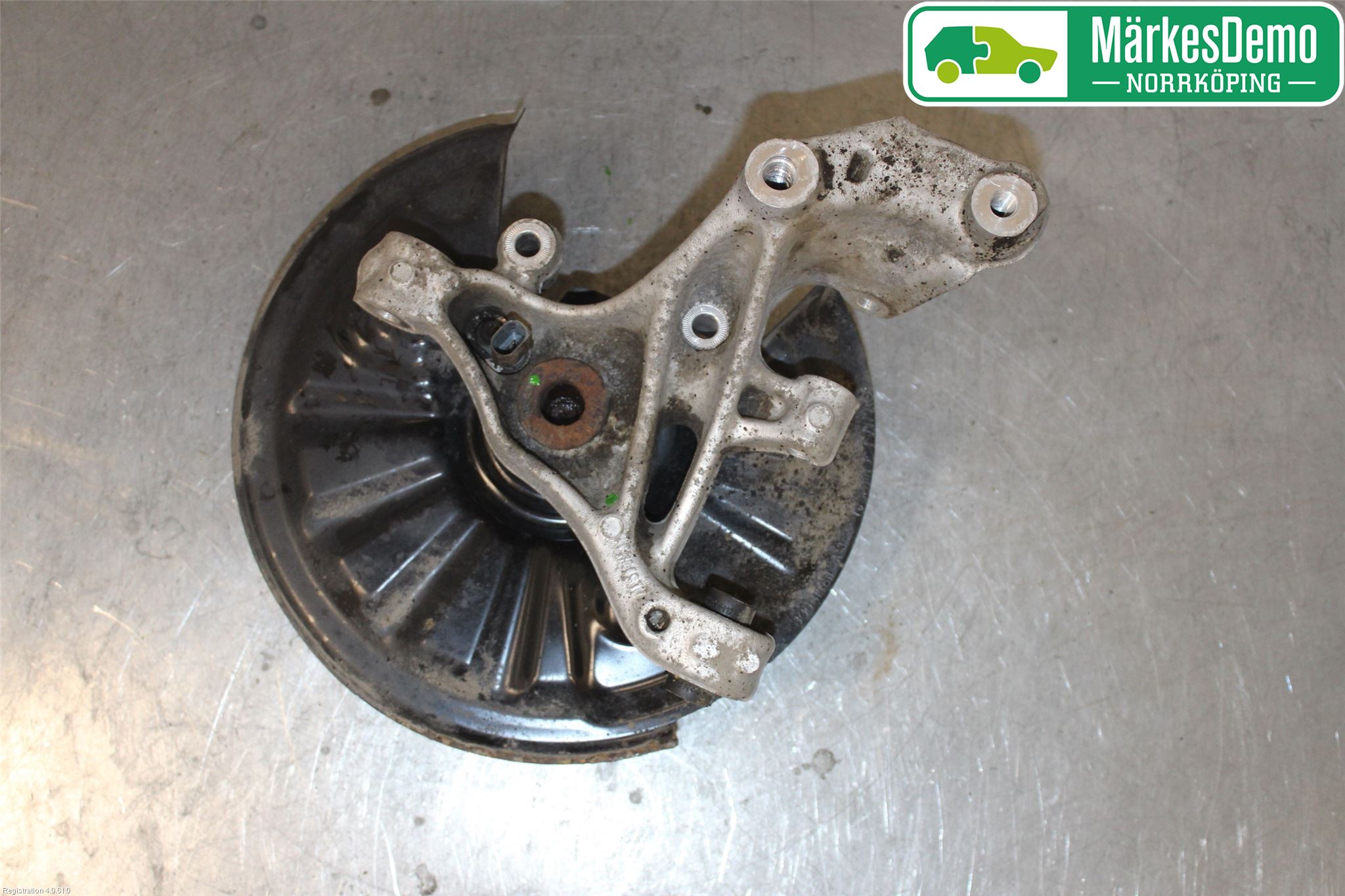 Volkswagen VW PASSAT 15-19 Spindel Vb