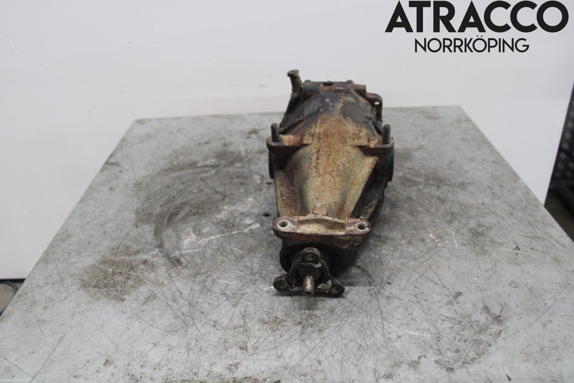 Mercedes-Benz MB 200-300  (W123) 76-86 Bakaksel Kardang Bak -Diff