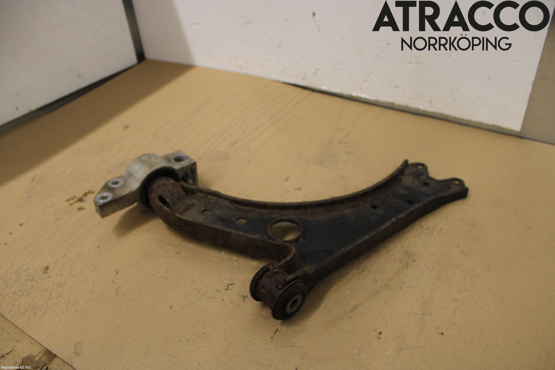 Volkswagen VW GOLF VI 09-13 Bærearm Foran Høyre Nedre