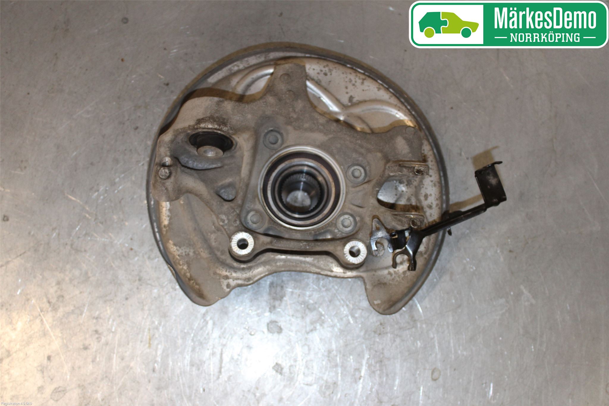 Audi A6 F2/C8 19- Spindel Vb