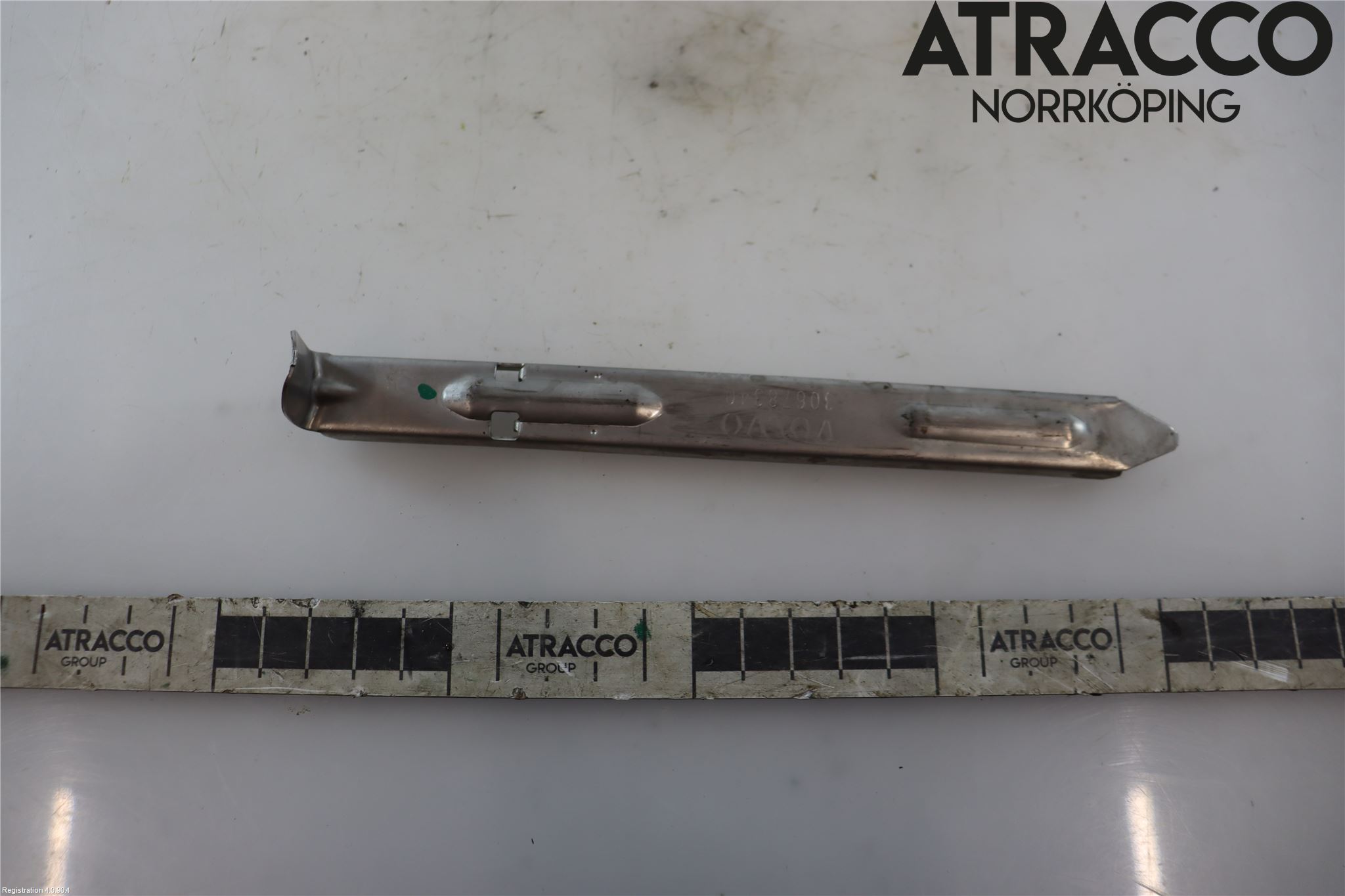 Volvo V70 08-13 Frontlykt Holder-Feste