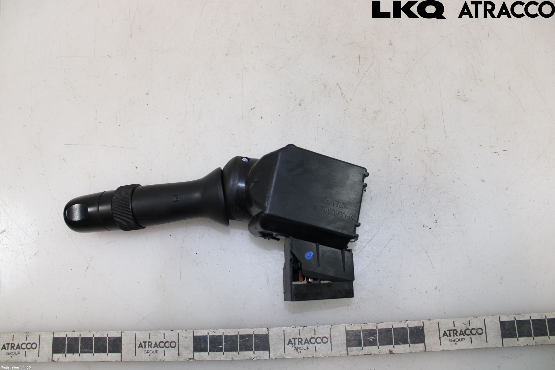 Toyota AURIS 10-12 Bryter Ratt Visker - Spyler
