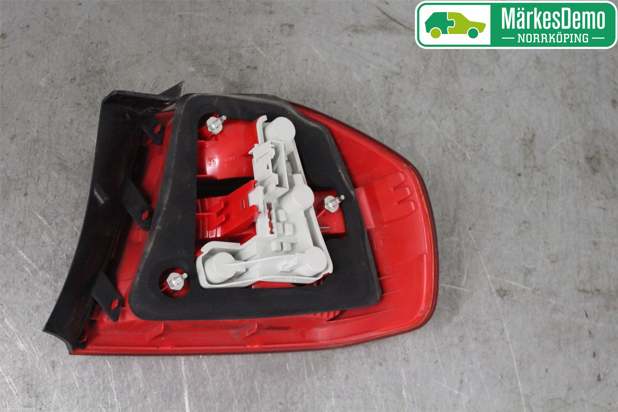 BMW 3 E90/91 SED/TOU 05-12 Baklykt Venstre