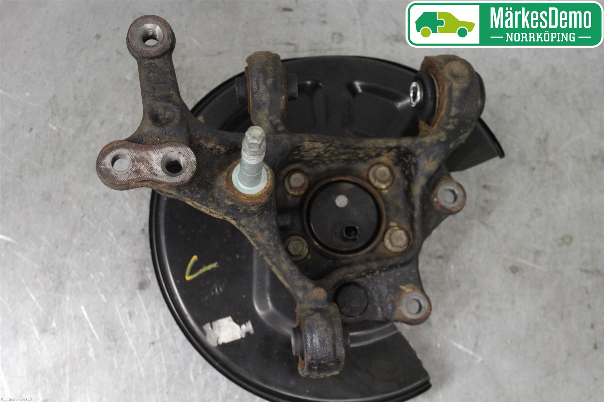 Toyota C-HR 16-23 Spindel Vb
