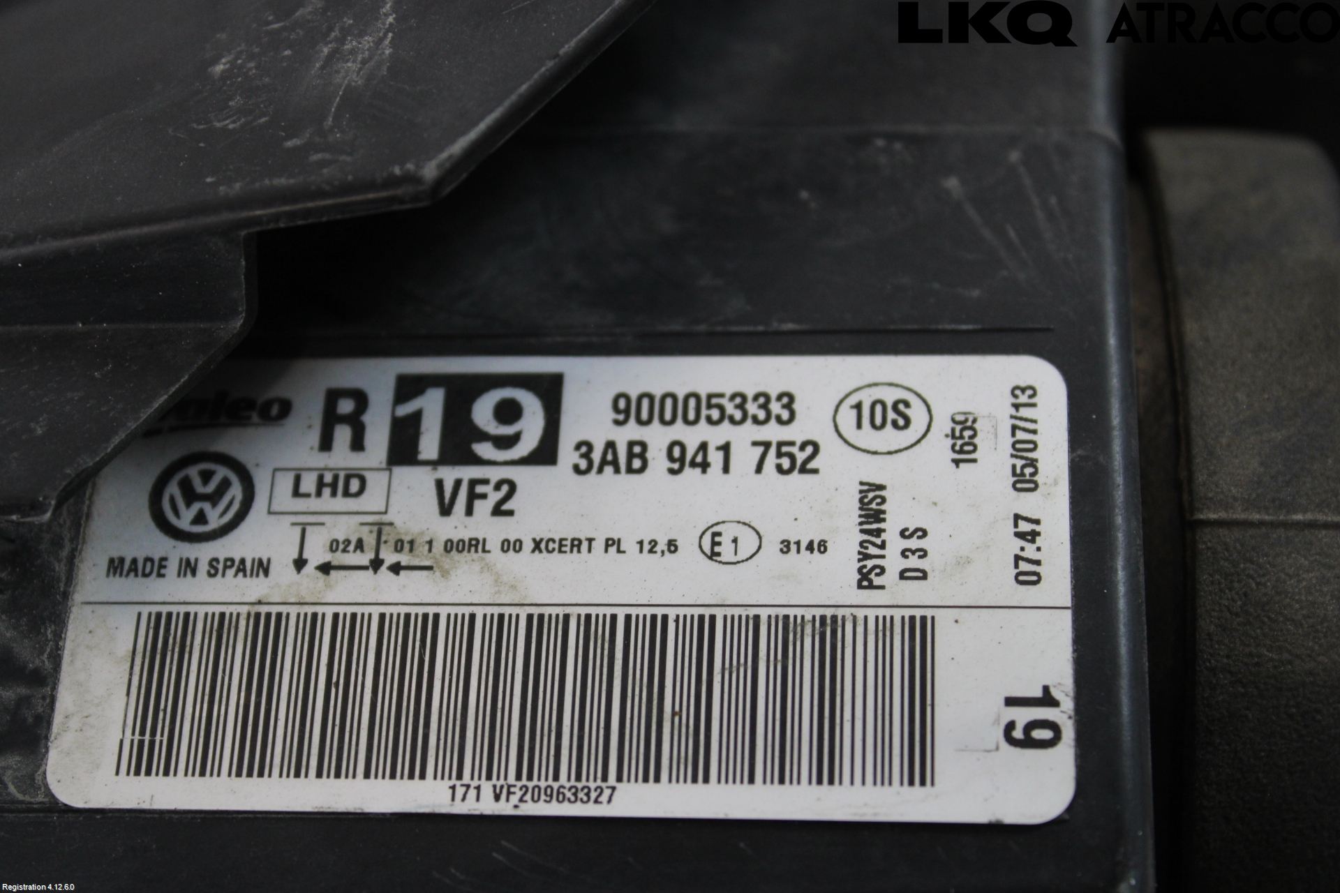 Volkswagen VW PASSAT 11-14 Frontlykt Høyre