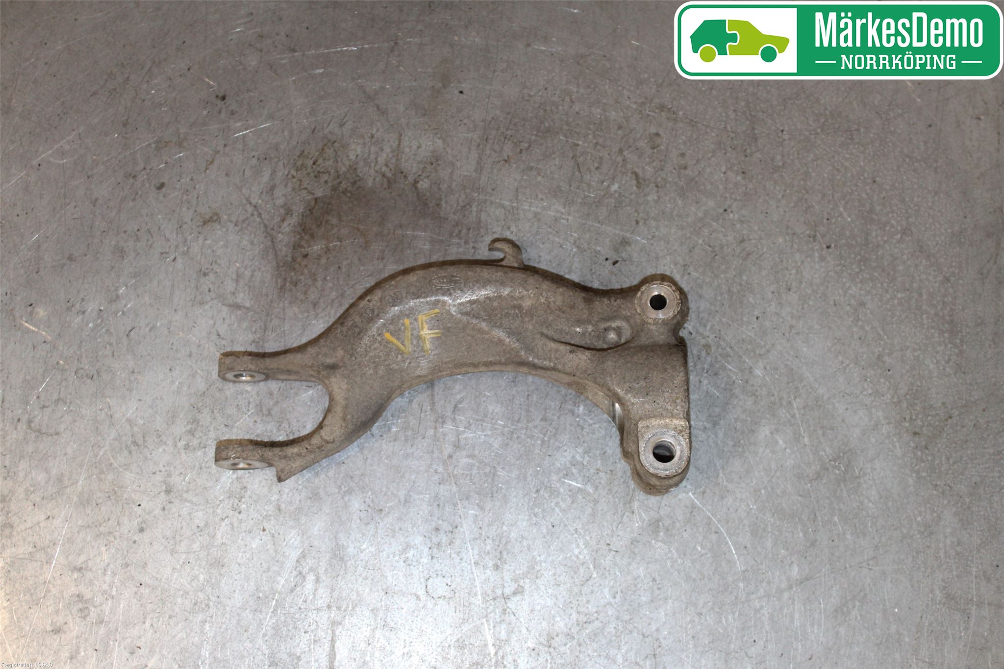 Audi A6 F2/C8 19- Fjærbein Foran Venstre