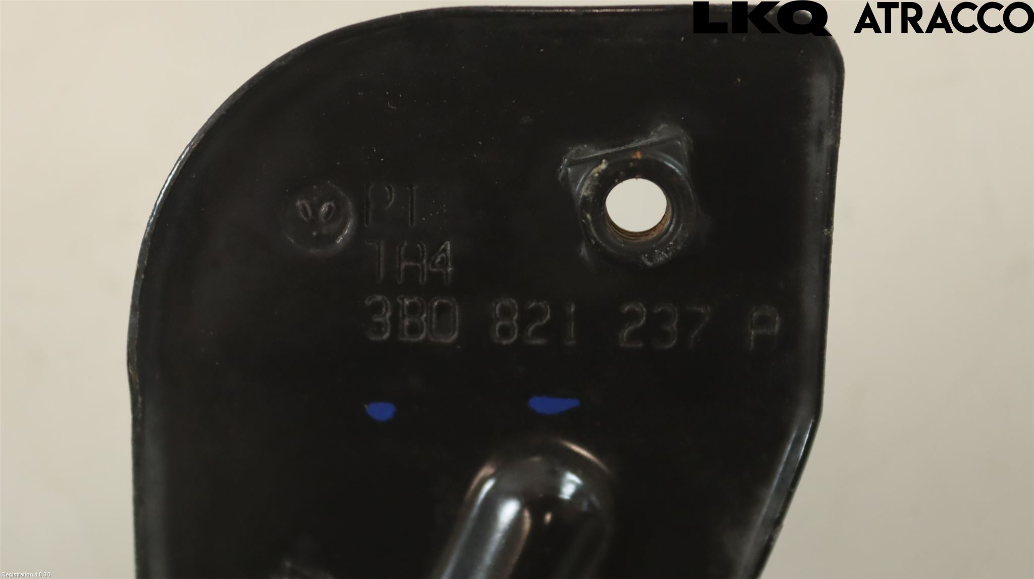 Volkswagen VW PASSAT 01-05 Frontskjermfeste Venstre
