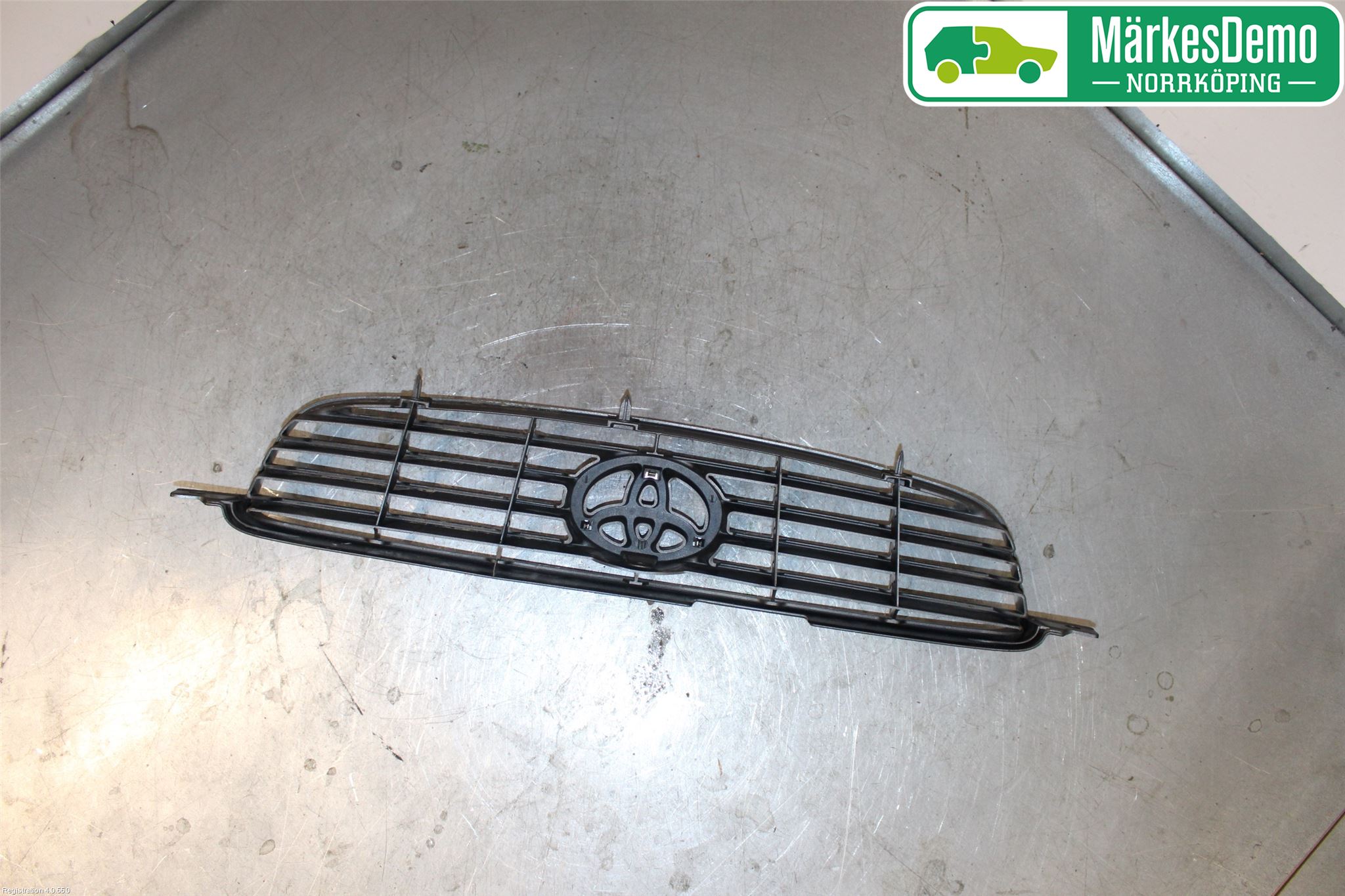 Toyota COROLLA 98-01 Grill Komplett