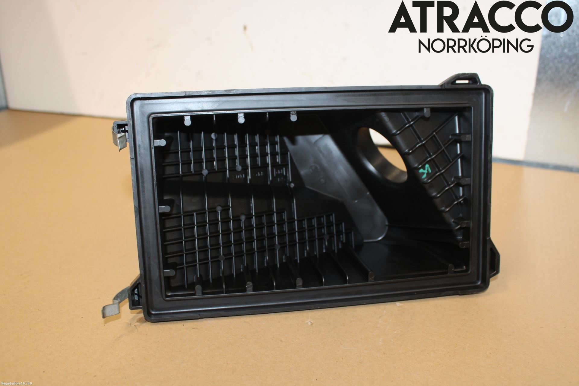 Nissan ALMERA    00-06 Luftfilter Boks