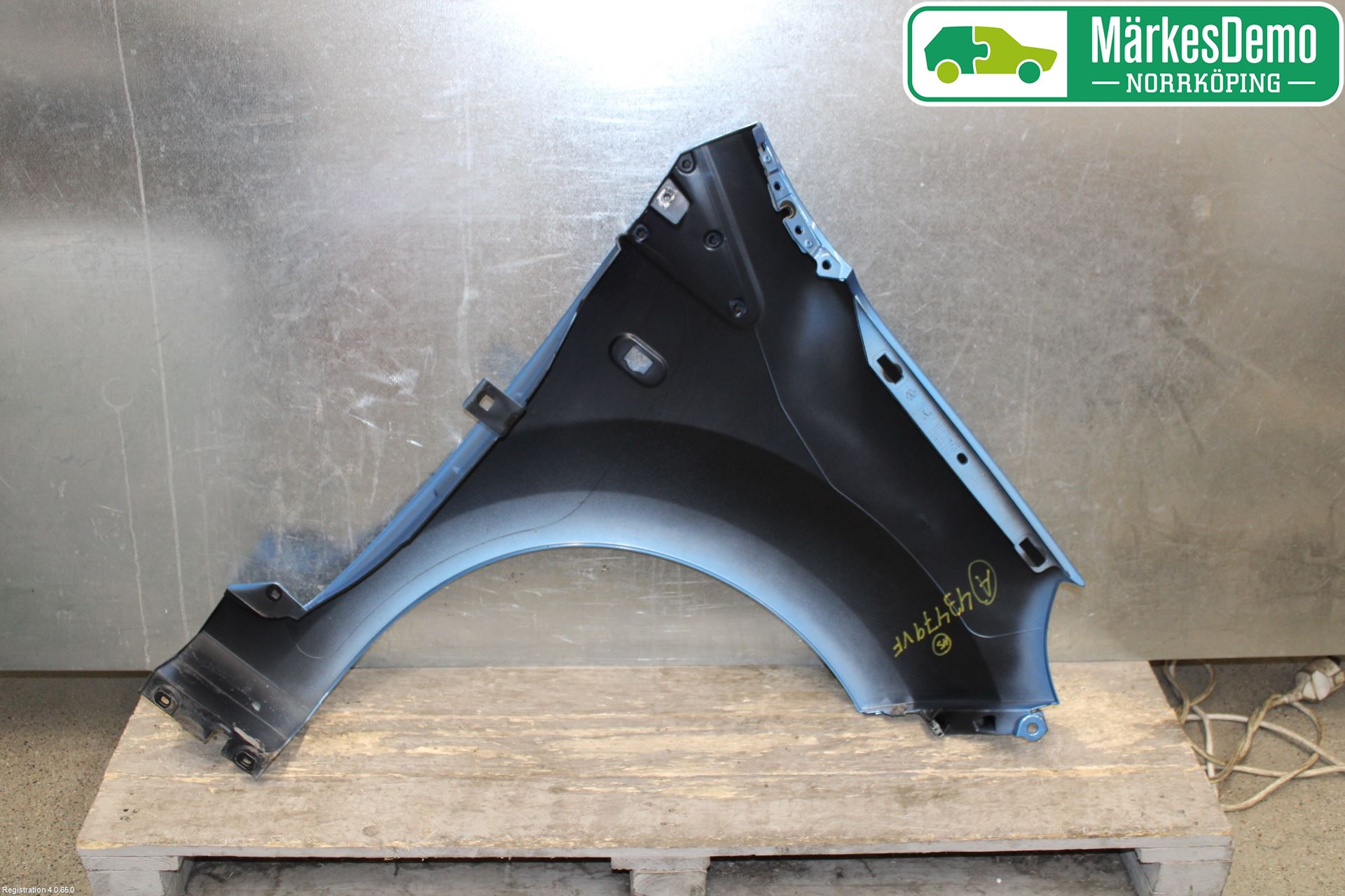 Renault TWINGO II 07-16 Skjerm Foran Venstre