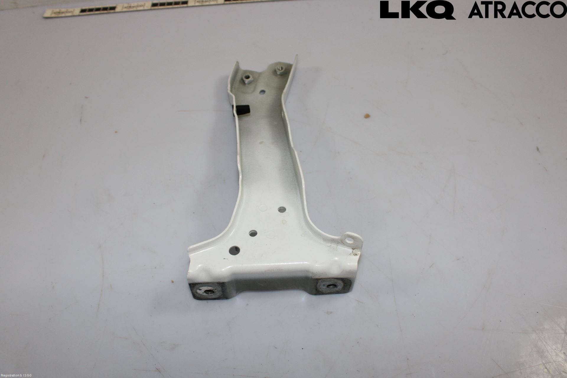 Audi A3/S3 8Y 21- Frontskjermfeste Venstre