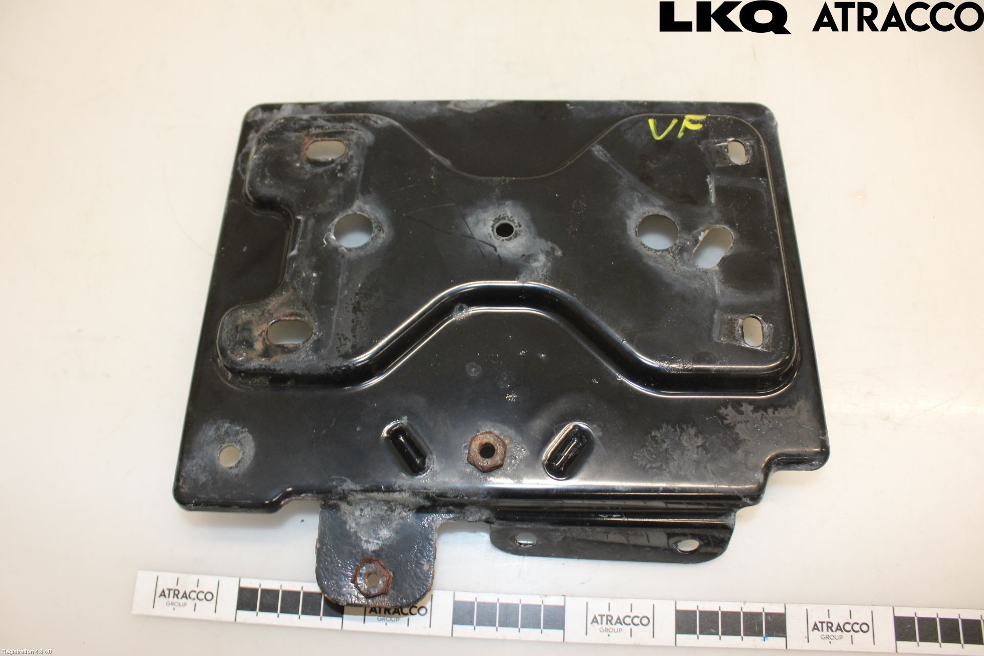 Cadillac ESCALADE Batterikasse - Feste - Holder