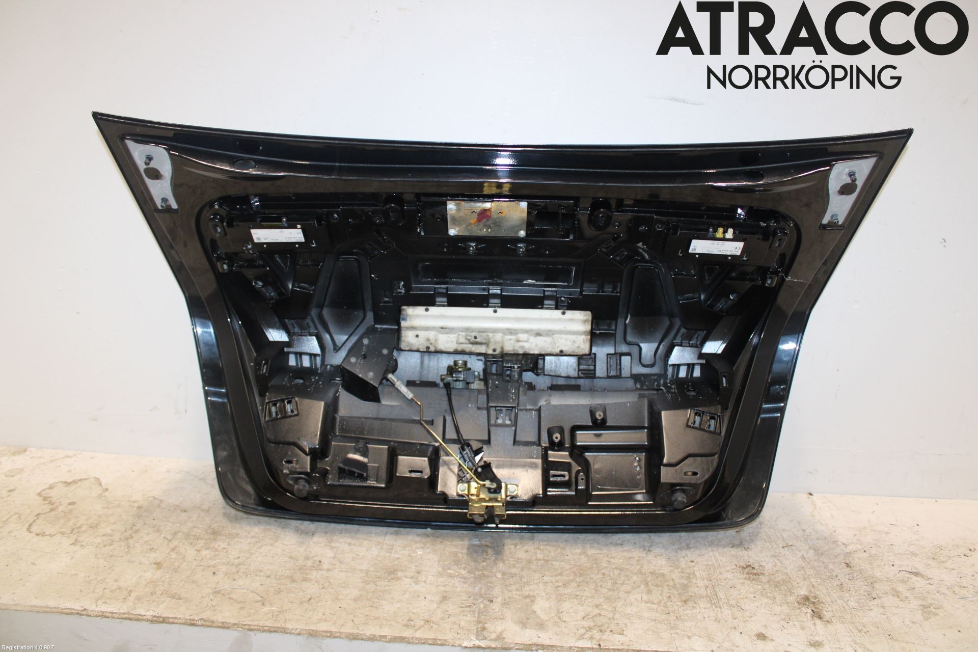 Audi A4/S4 01-05 Bakluke Koffertlokk