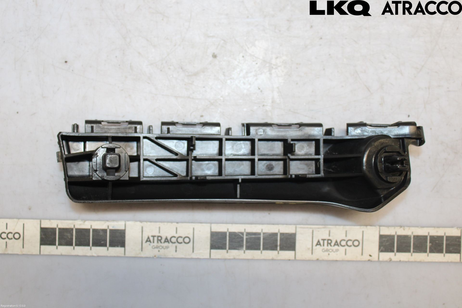 Toyota YARIS XP130 12-14 Støtfangerfeste Foran Venstre
