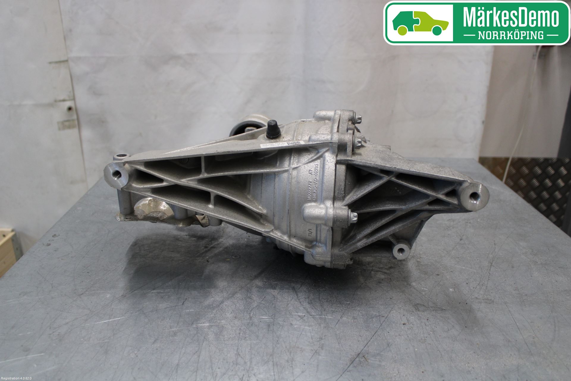 Audi A4/S4 B9 16-19 Bakaksel Kardang Bak -Diff
