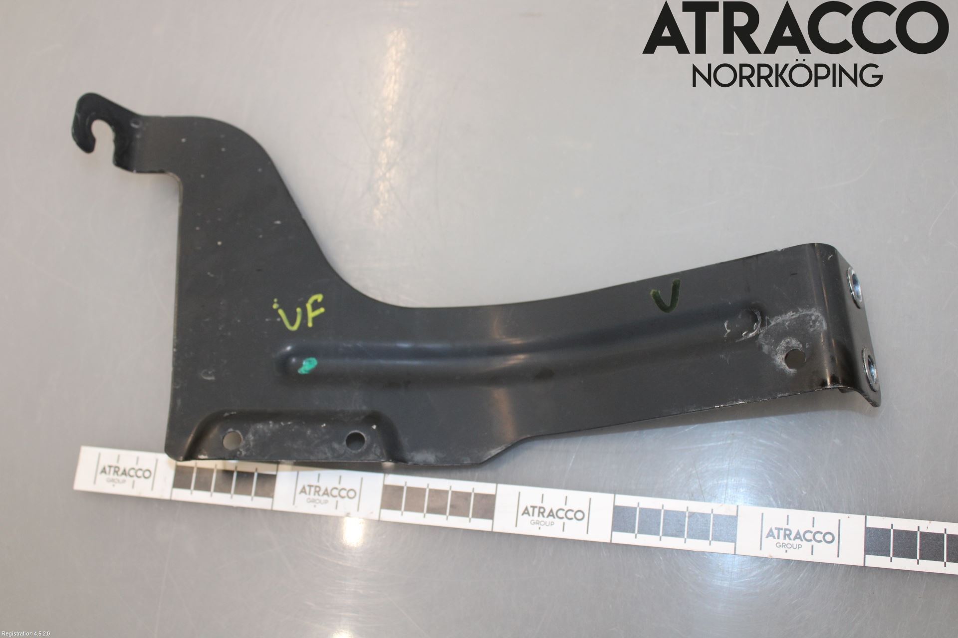 Landrover DEFENDER (L663) 20- Frontskjermfeste Venstre