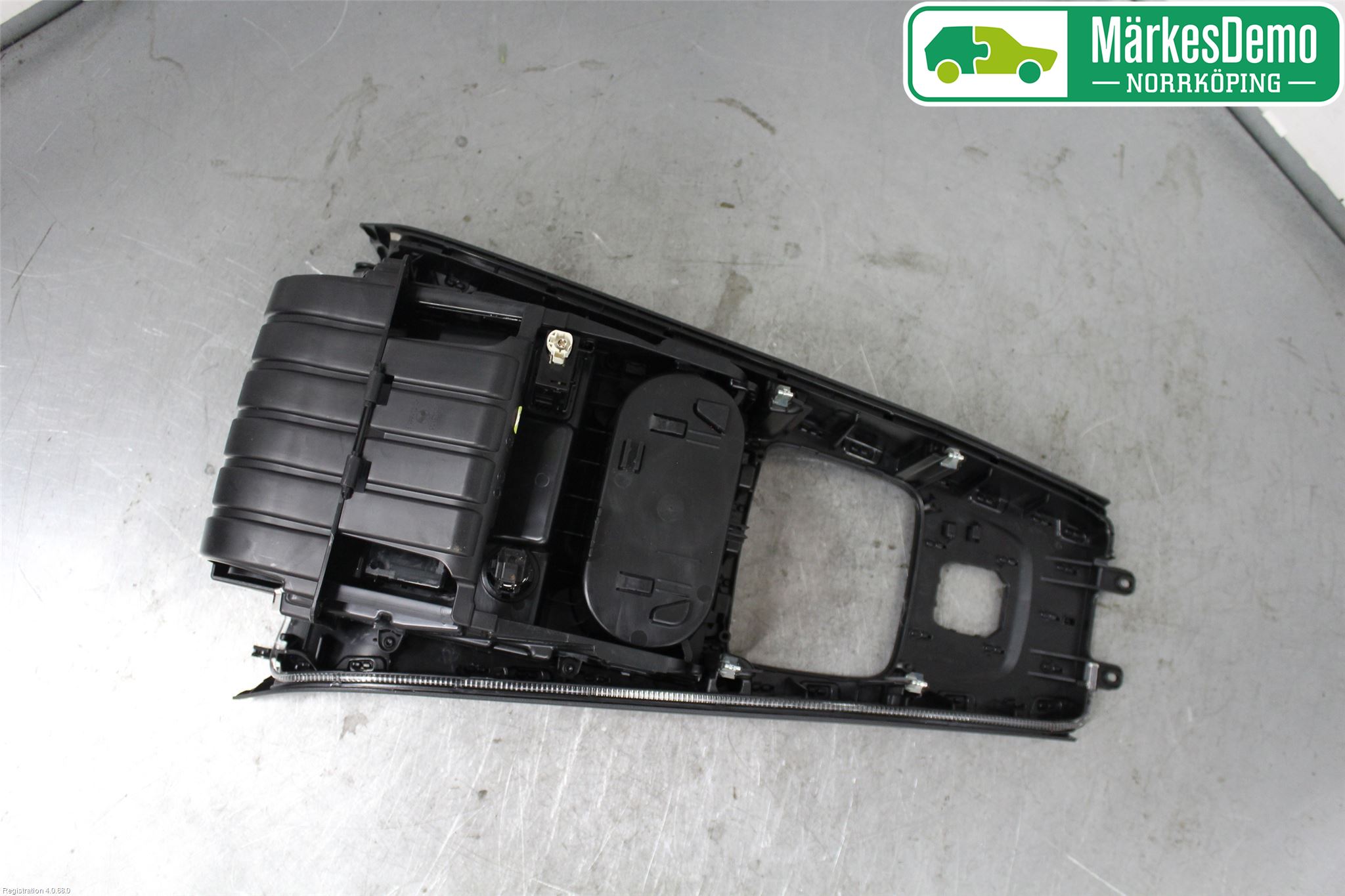 Mercedes-Benz MB A-KLASS (W177) 18- Instrumentkonsoll Midt