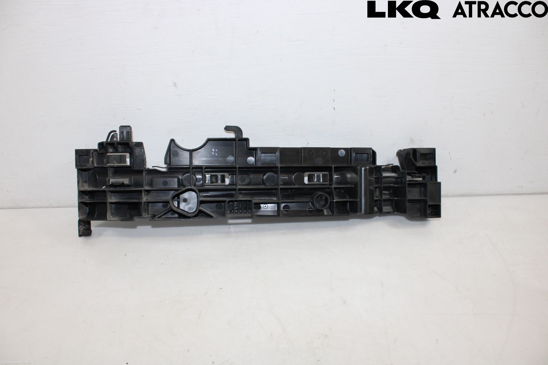 Mercedes-Benz MB C-KLASS (W206) 21- Radiator Feste - Ramme - Bjelk