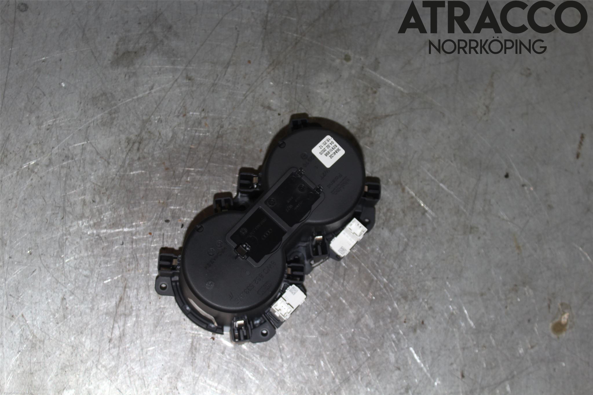 Audi A4/S4 B9 20- Innr Koppholder