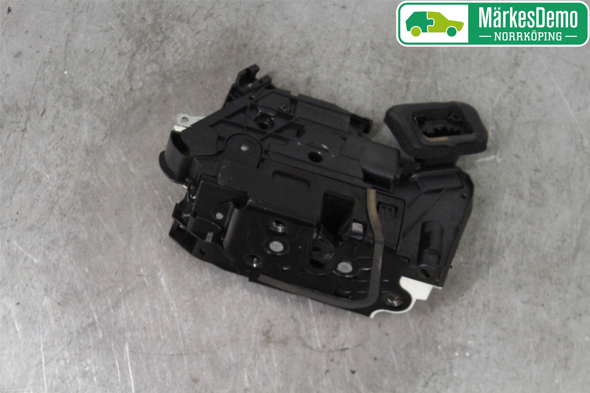 Volkswagen VW POLO 10-17 Dørlås - Låsekasse