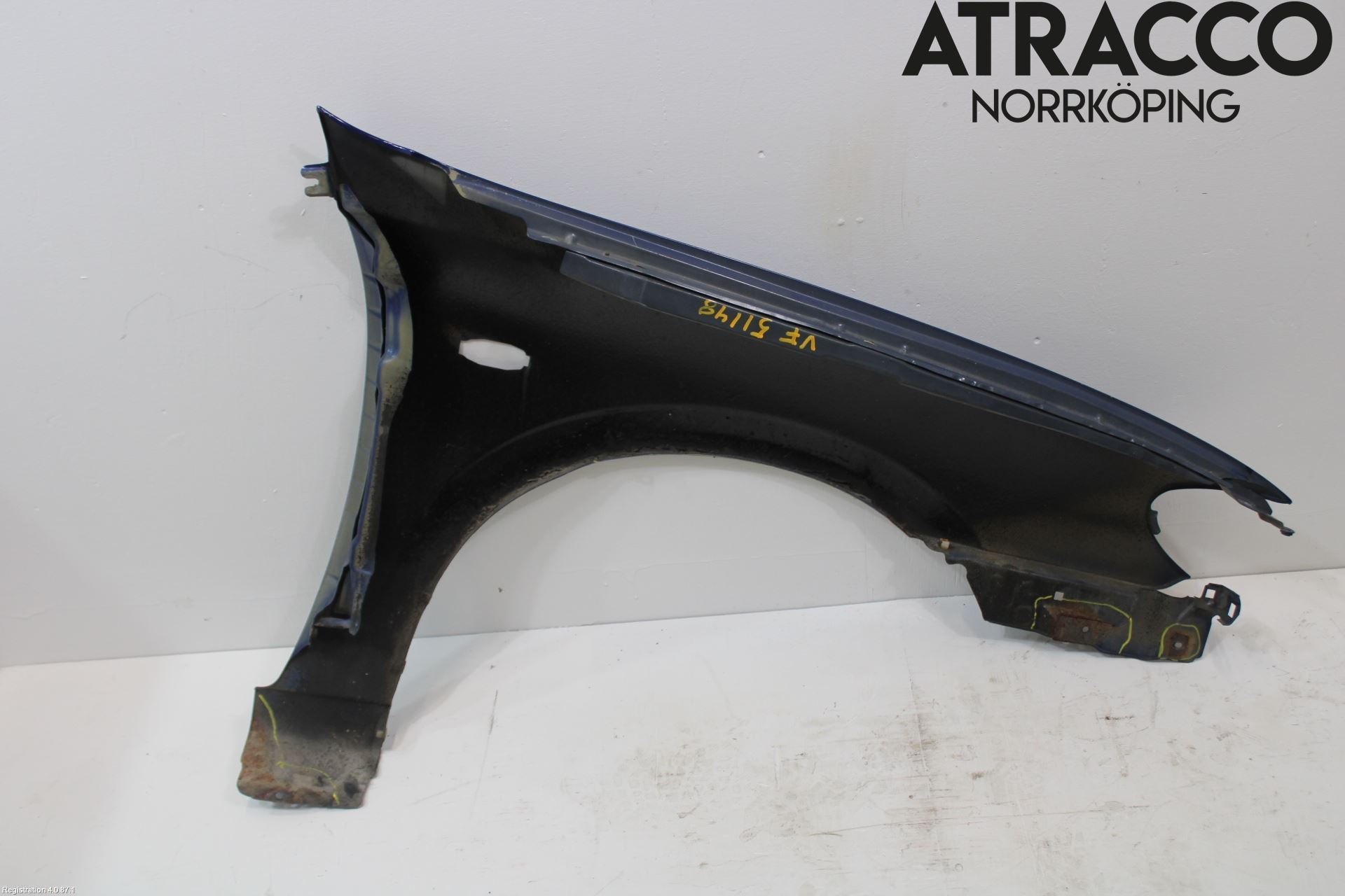 Nissan ALMERA    00-06 Skjerm Foran Høyre