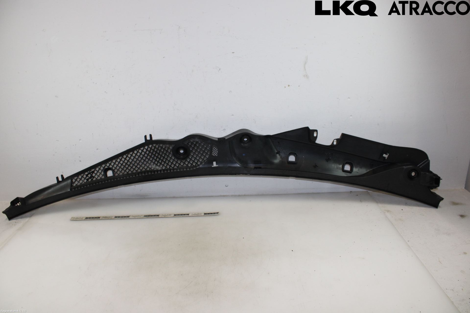 Mercedes-Benz MB E-KLASS (W212) 09-16 Visker Deksel-Grill-Under Frr