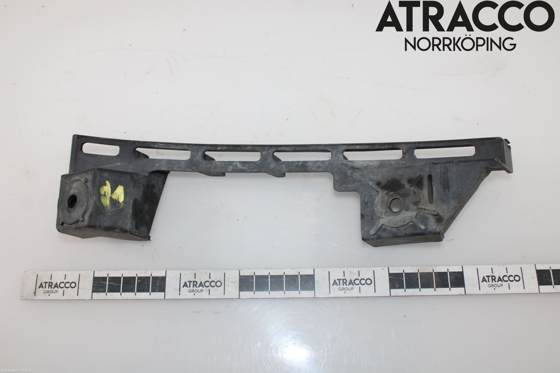 Volkswagen VW CADDY      04-10 Støtfangerfeste Foran Venstre