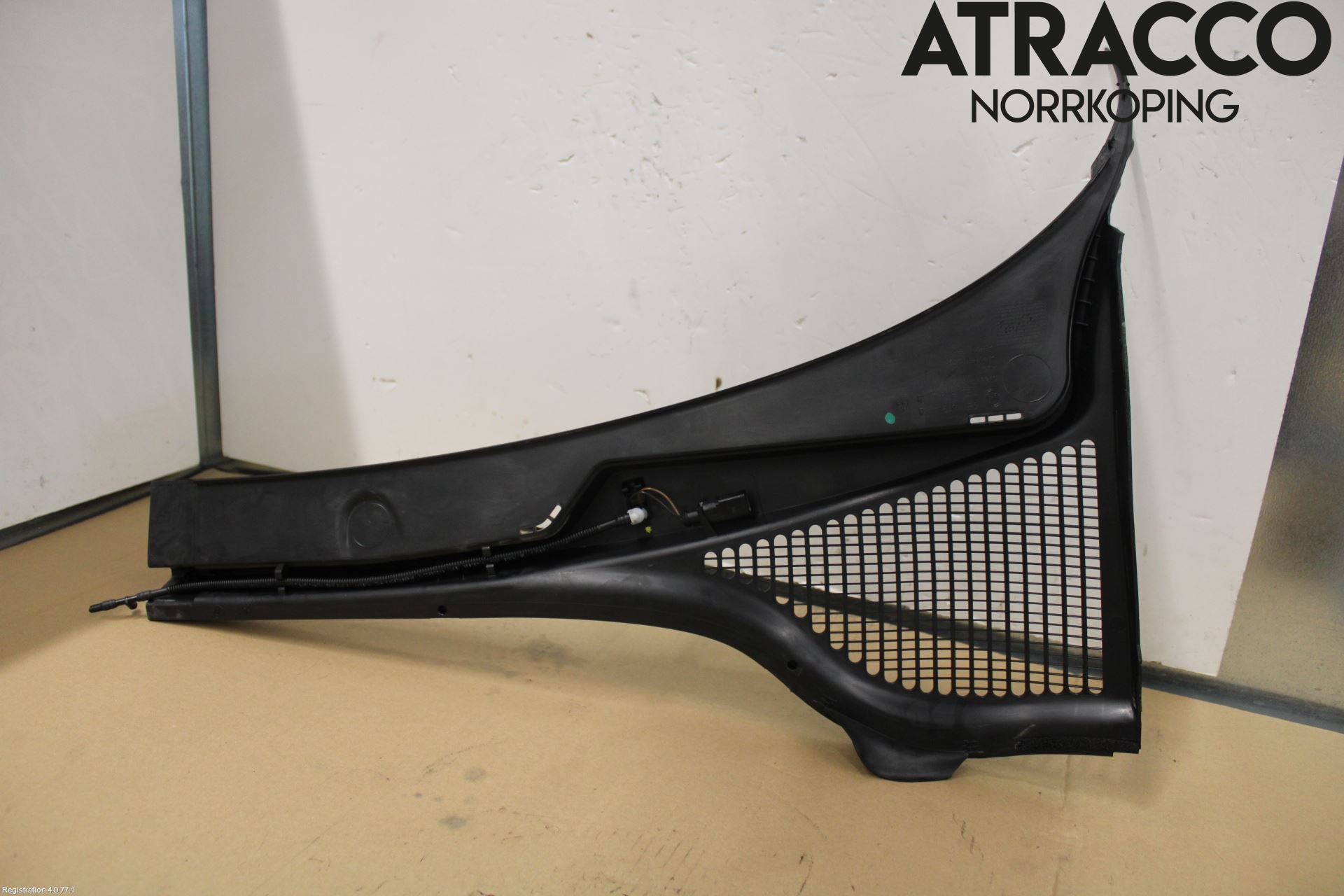 Skoda OCTAVIA (NX) 20- Visker Deksel-Grill-Under Frr