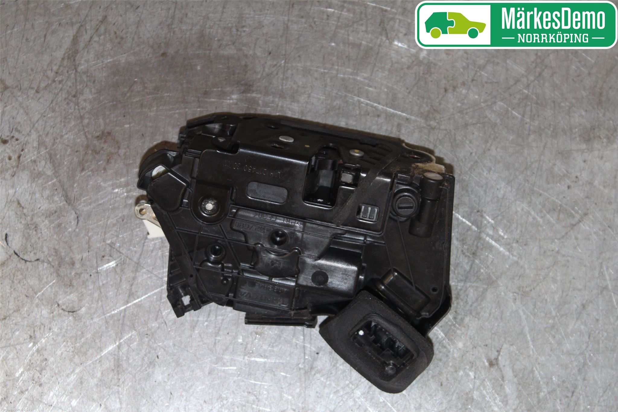 Volkswagen VW POLO 10-17 Dørlås - Låsekasse