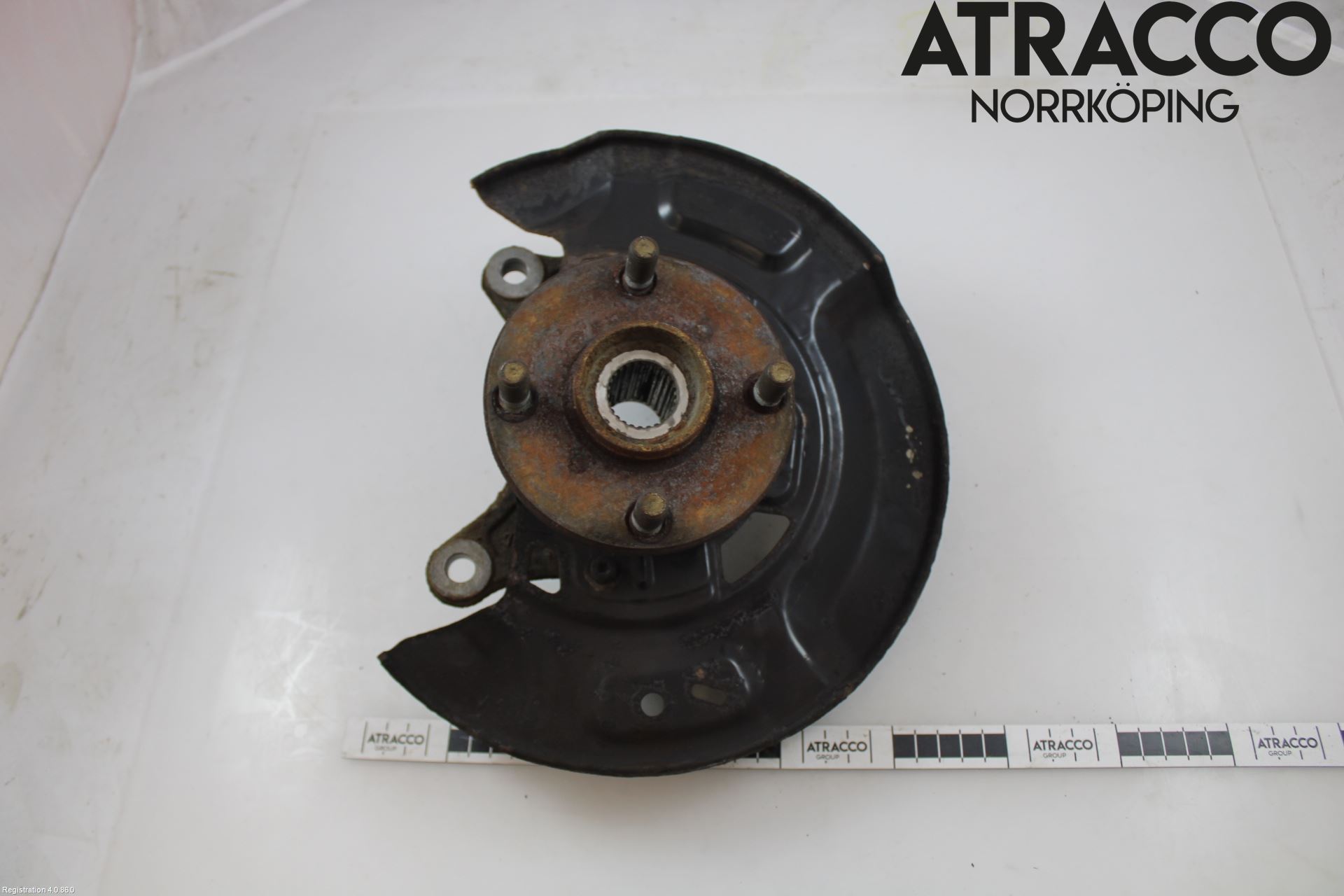 Toyota YARIS XP130 12-14 Spindel Vf