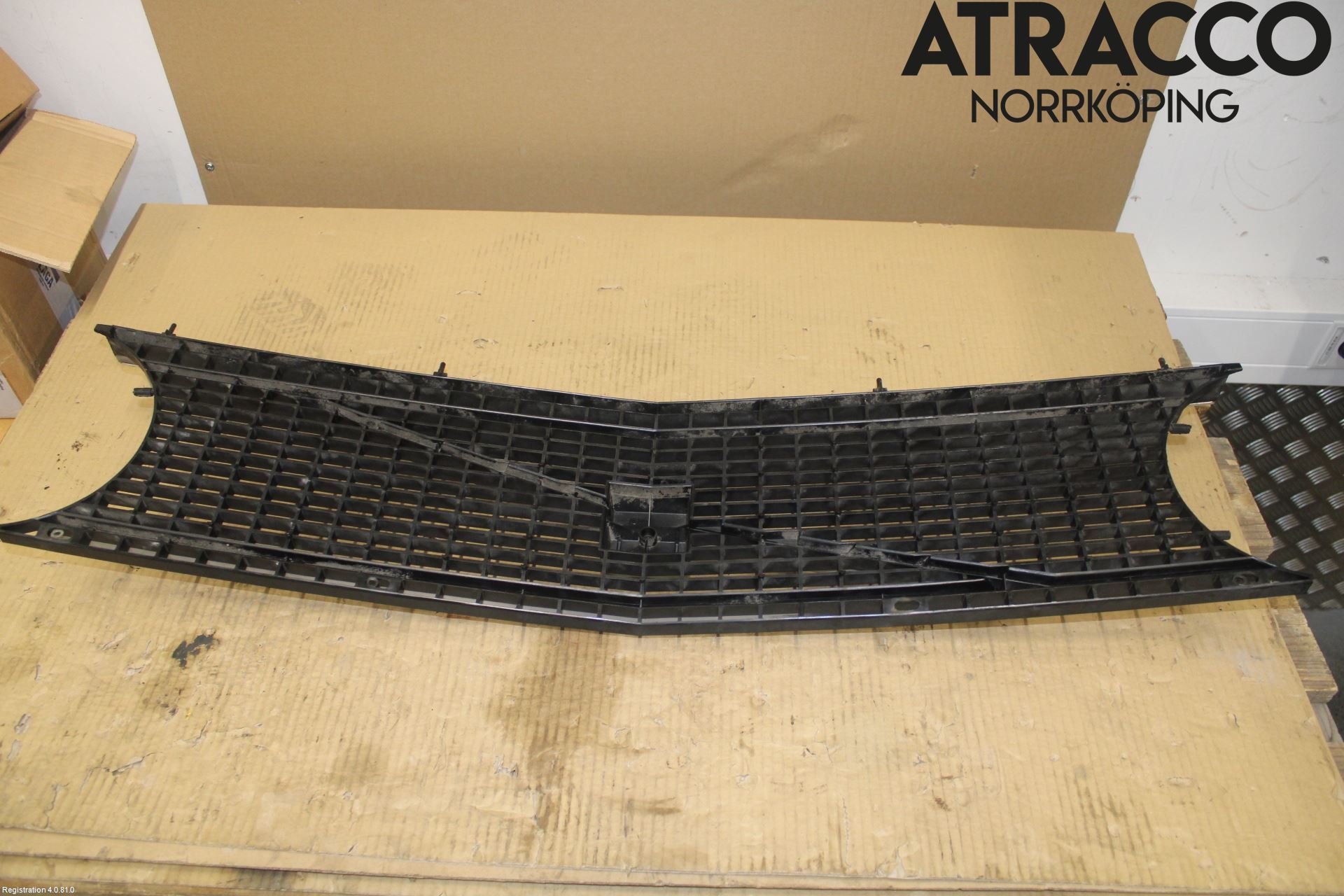 Volvo 140      67-75 Grill Komplett