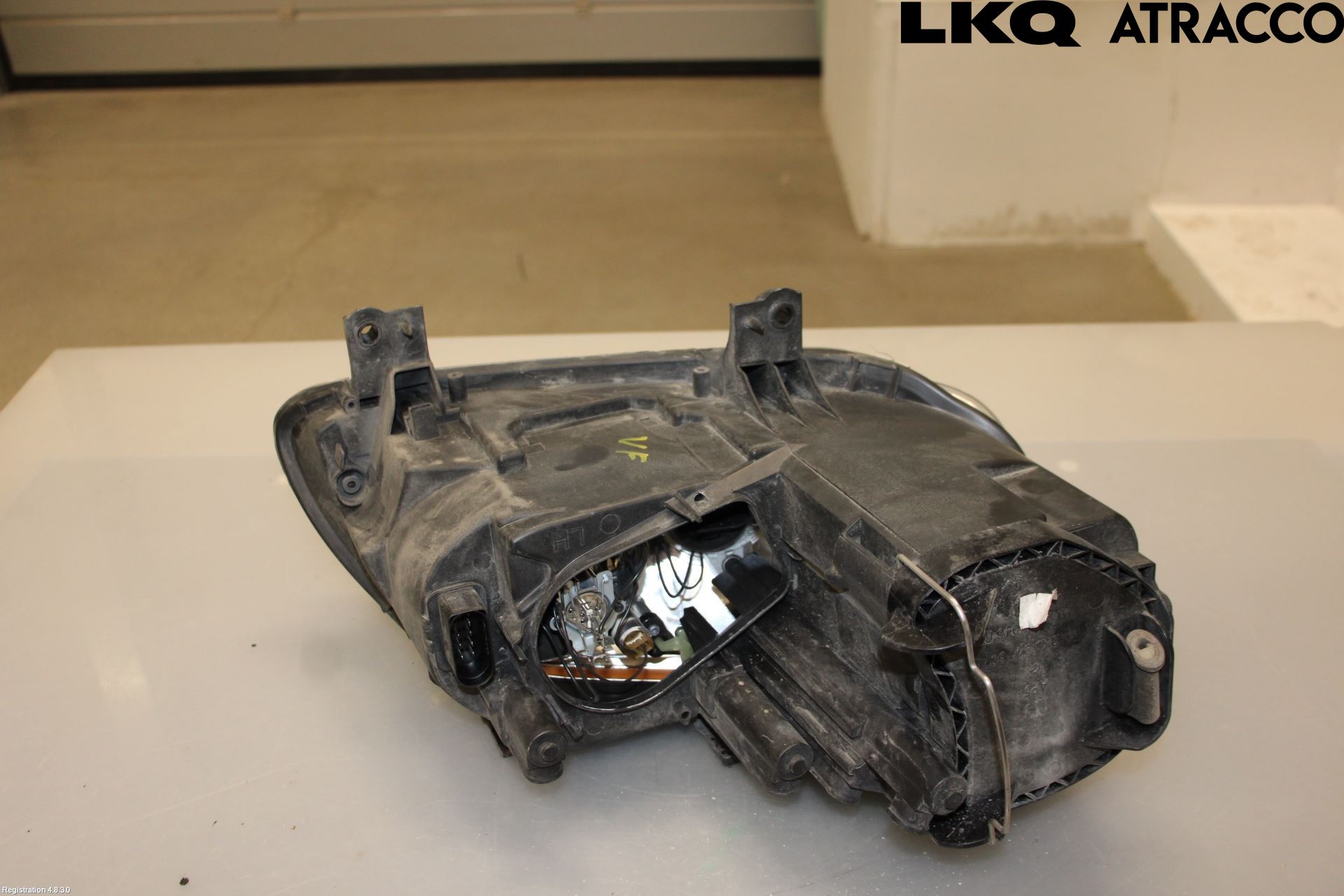 Volkswagen VW CADDY      04-10 Frontlykt Venstre
