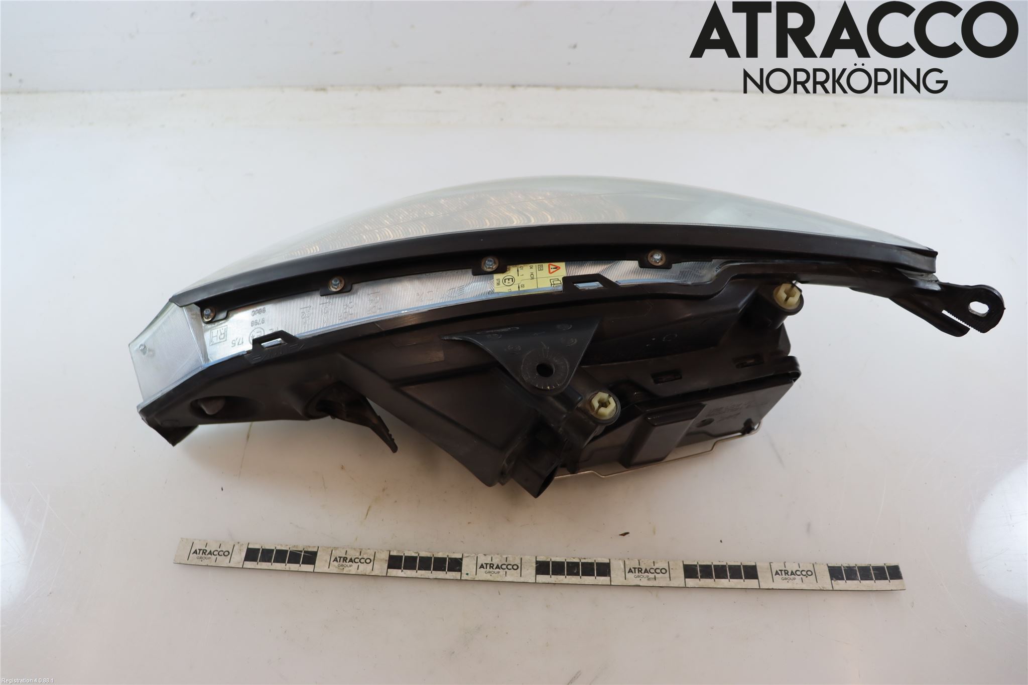 Ford FOCUS     99-04 Frontlykt Høyre