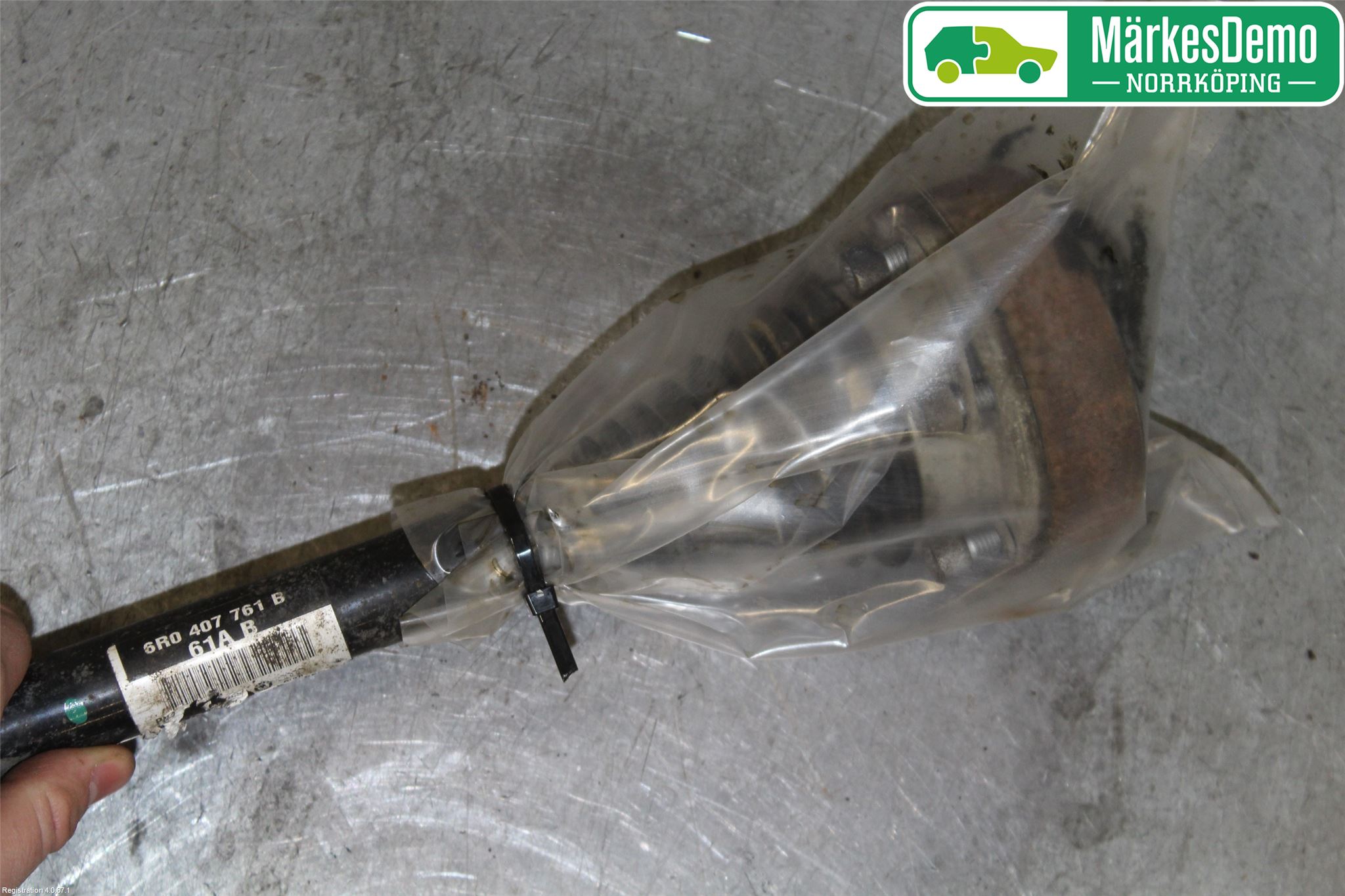 Volkswagen VW POLO 10-17 Drivaksel Foran Kompl Venstre