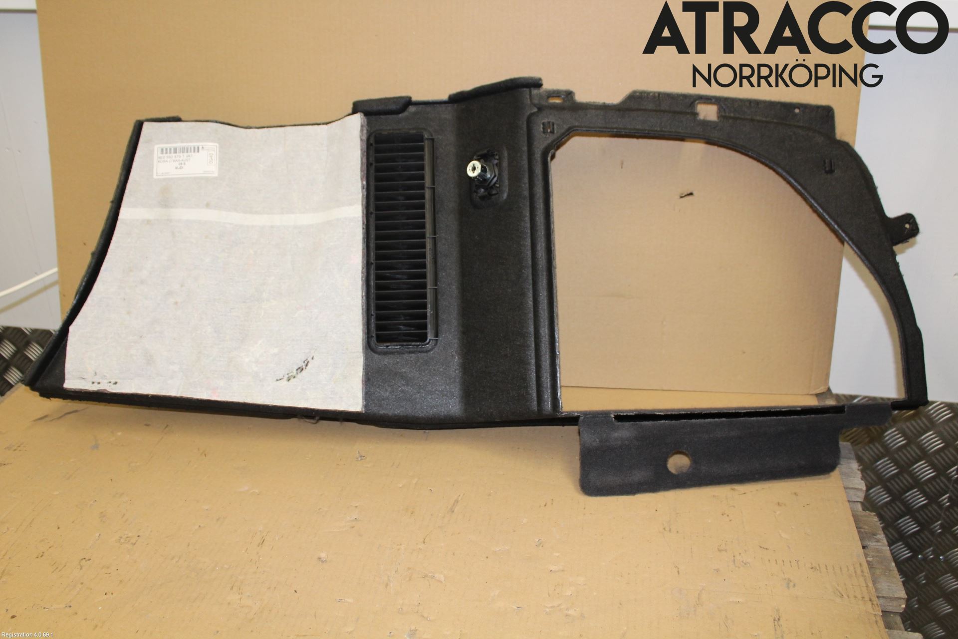 Audi A8/S8 4E  02-09 Innr Sidetrekk-Deksel