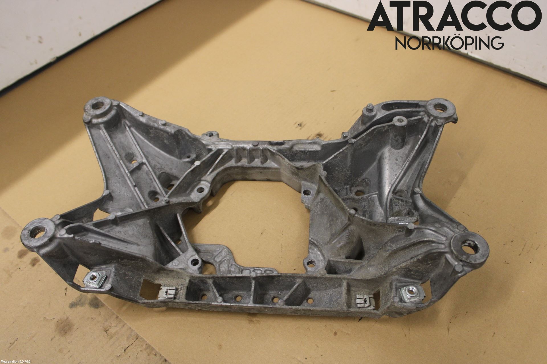 Volkswagen VW TOUAREG CR 18- Gearkasse Bjelke - Travers