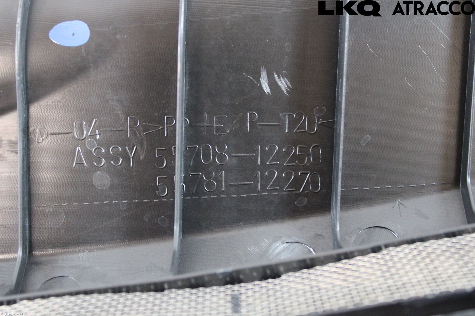 Toyota COROLLA 02-07 Visker Deksel-Grill-Under Frr